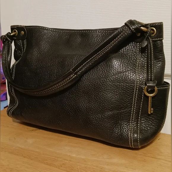 Fossil Vintage Black Pebbled Leather Shoulder Bag 75082 Key Charm Snap Closure - Picture 2 of 12